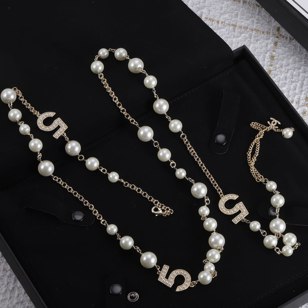 Fashion CC Pearl Necklace