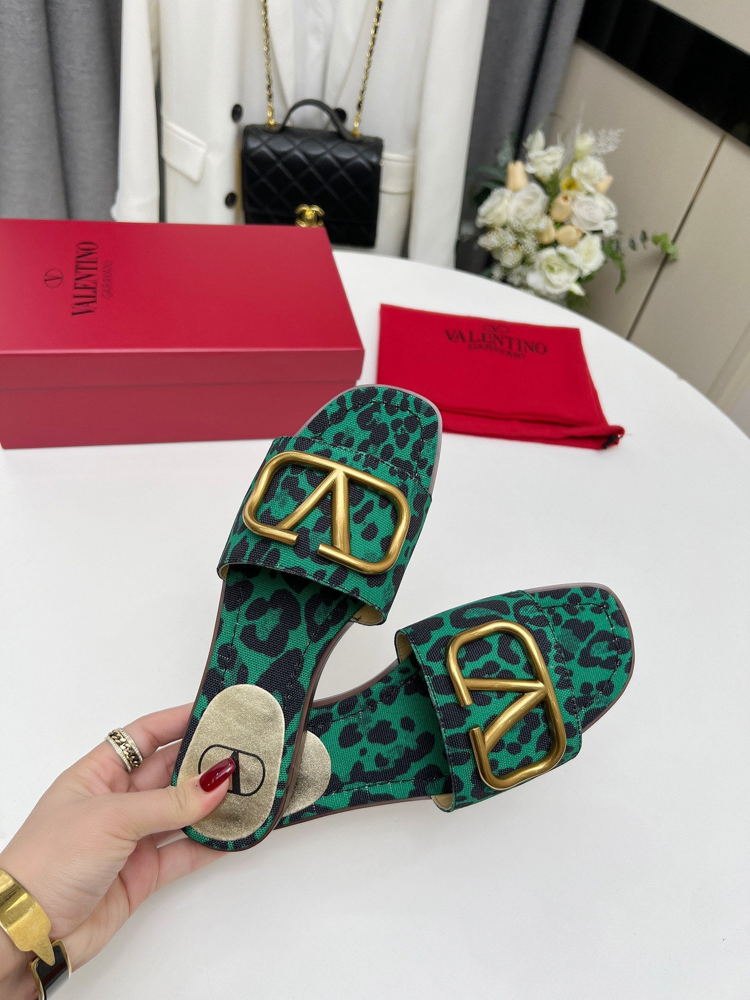 Val New arrival women slippers 01