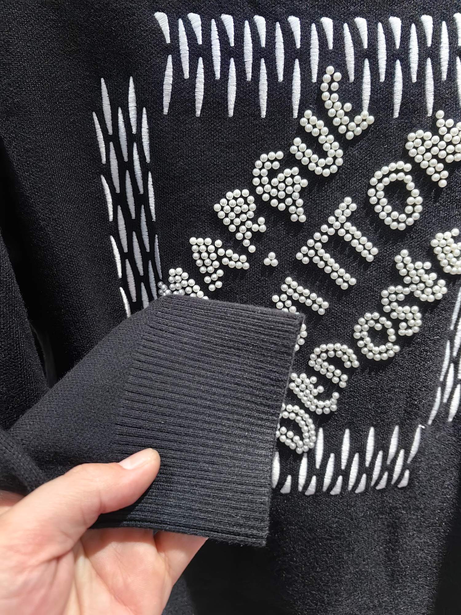 Fall/Winter 2024 New LV Embroidery