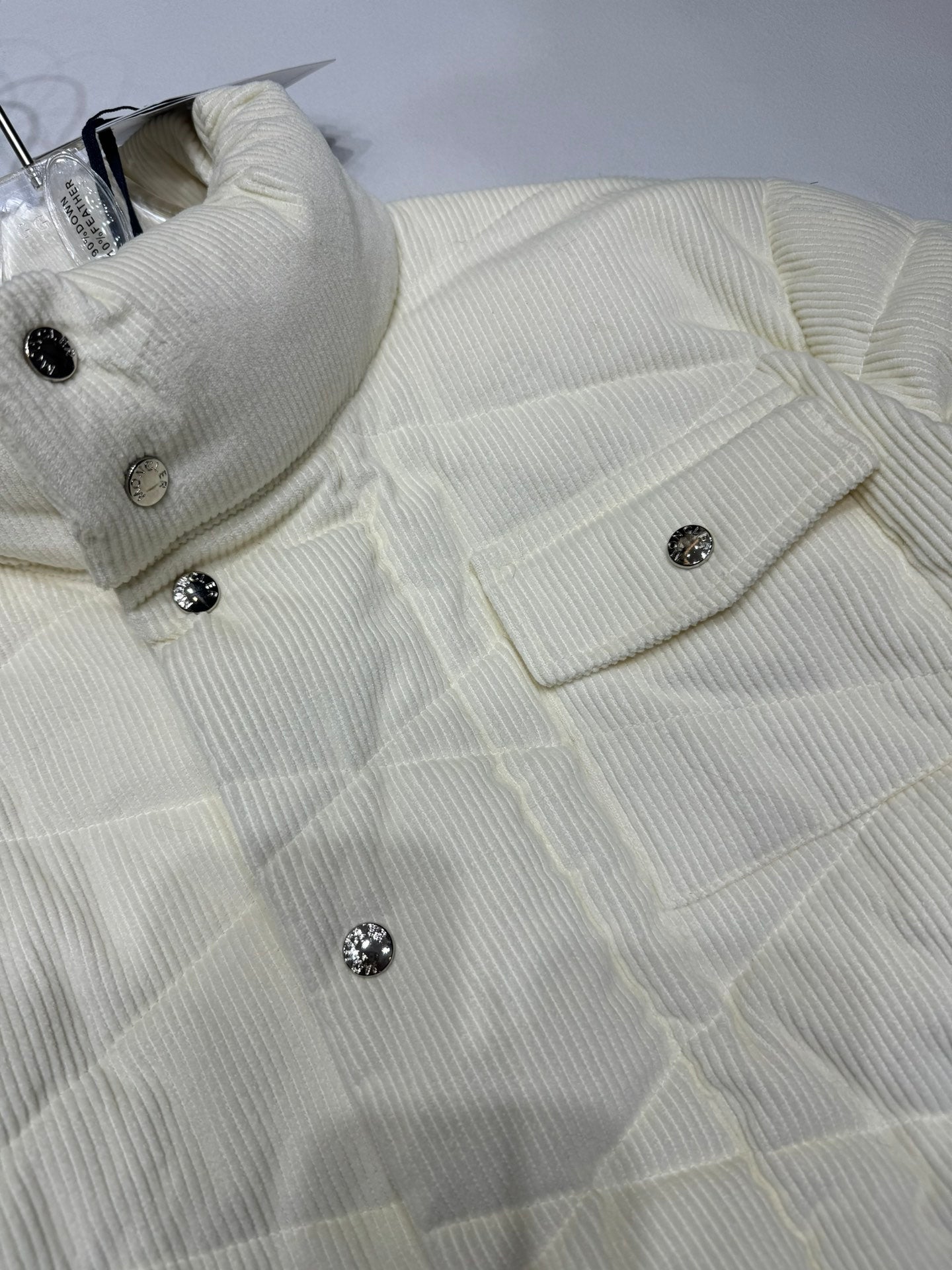 Hooded white corduroy down jacket!