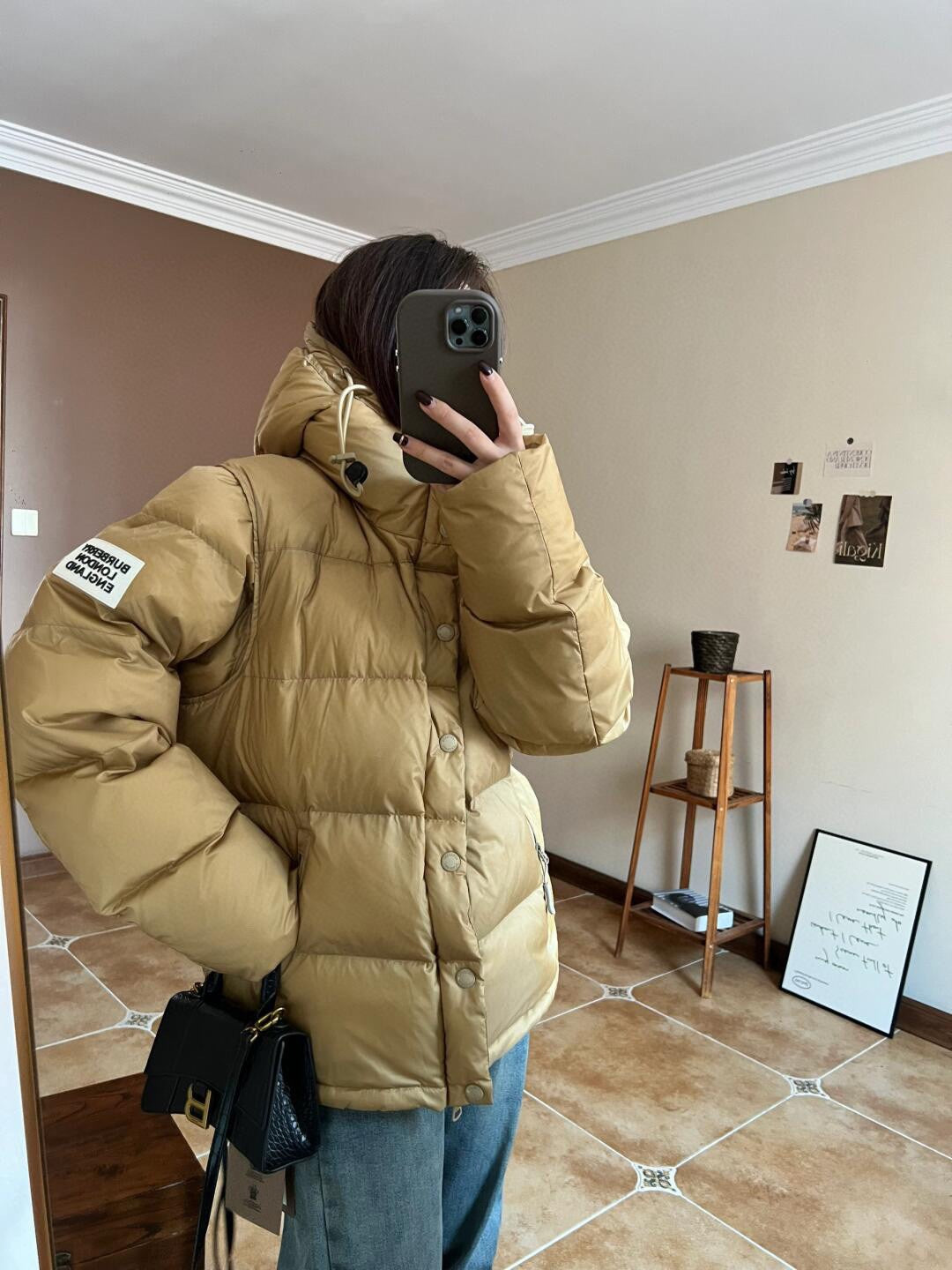 Camel gold logo detachable sleeve puffer jacket