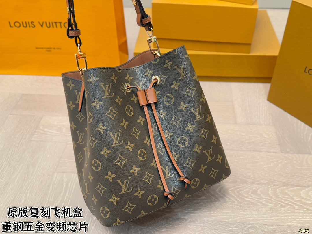 Classic Presbyopia Lv bucket bag