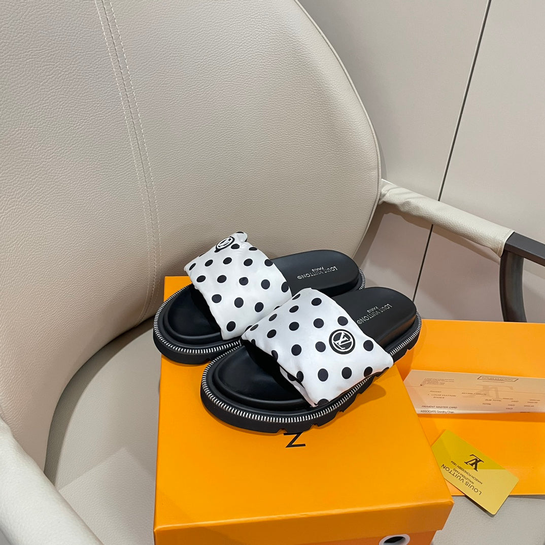 LV 25S-Polka dot velcro flat bottom