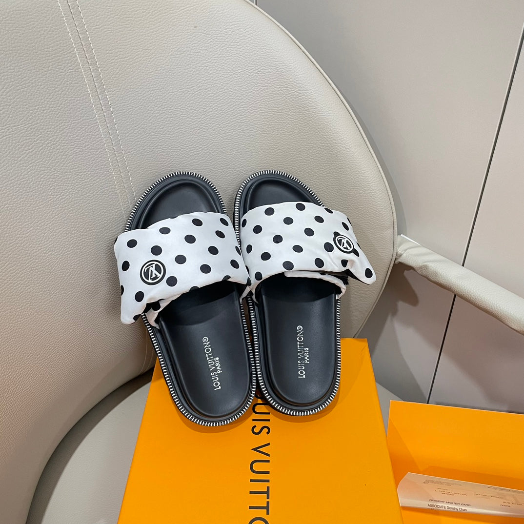 LV 25S-Polka dot velcro flat bottom