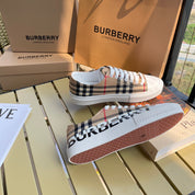 &nbsp; Burberry retro casual shoes