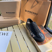 &nbsp; Burberry retro casual shoes