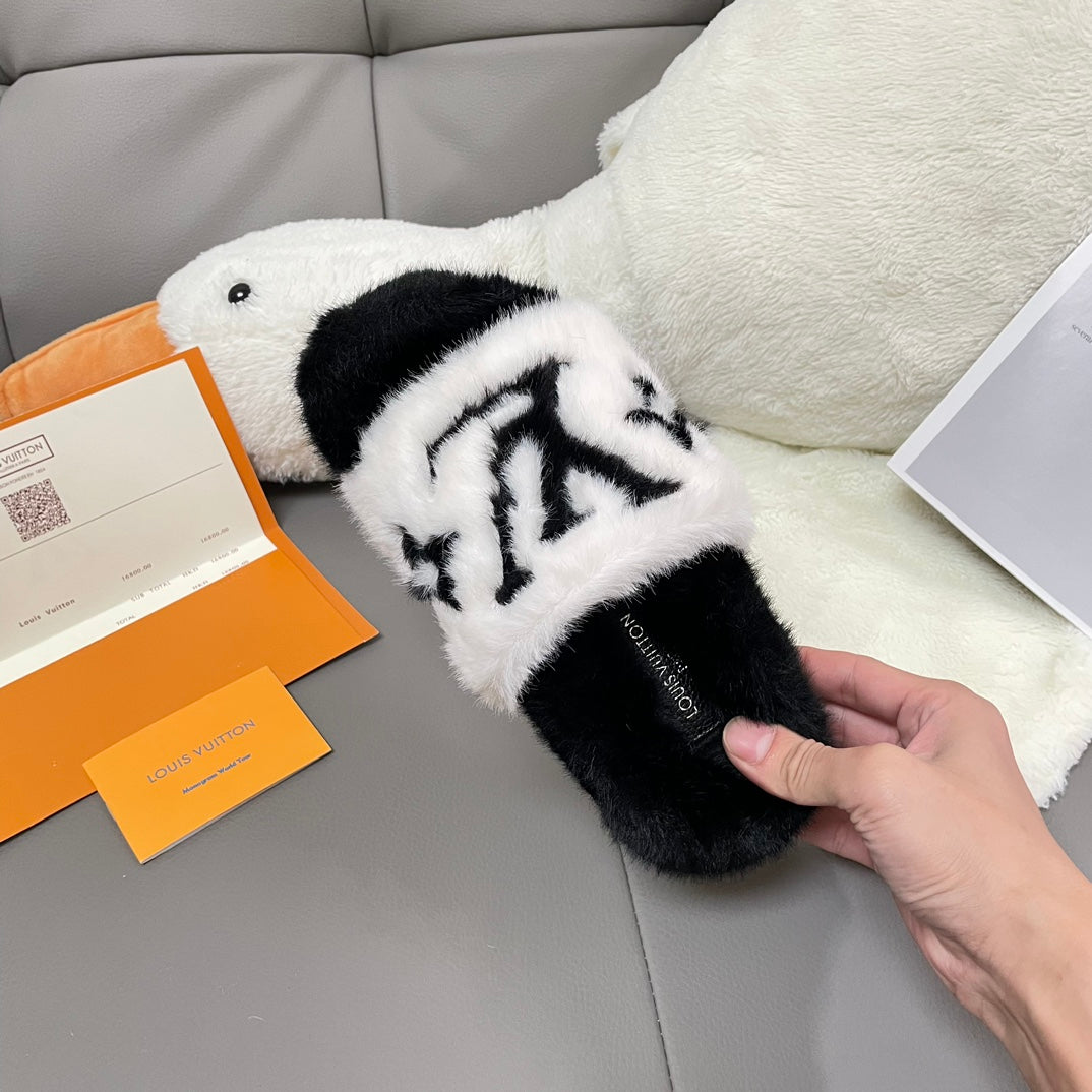 Lv 24SS Fall/Winter colour-block lambswool slippers