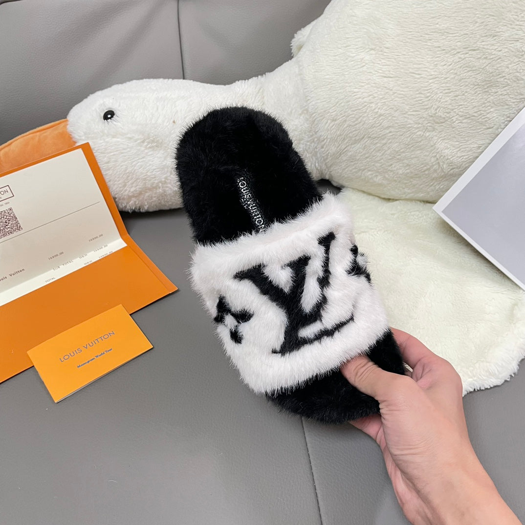 Lv 24SS Fall/Winter colour-block lambswool slippers