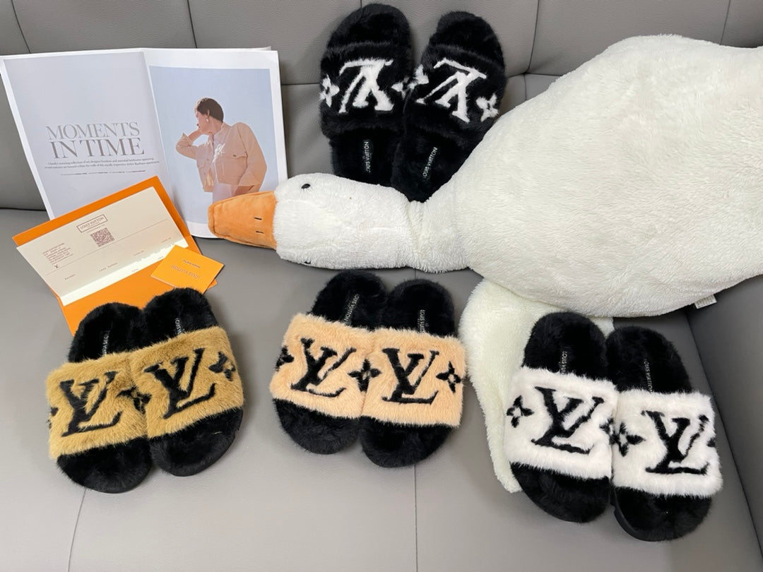 Lv 24SS Fall/Winter colour-block lambswool slippers