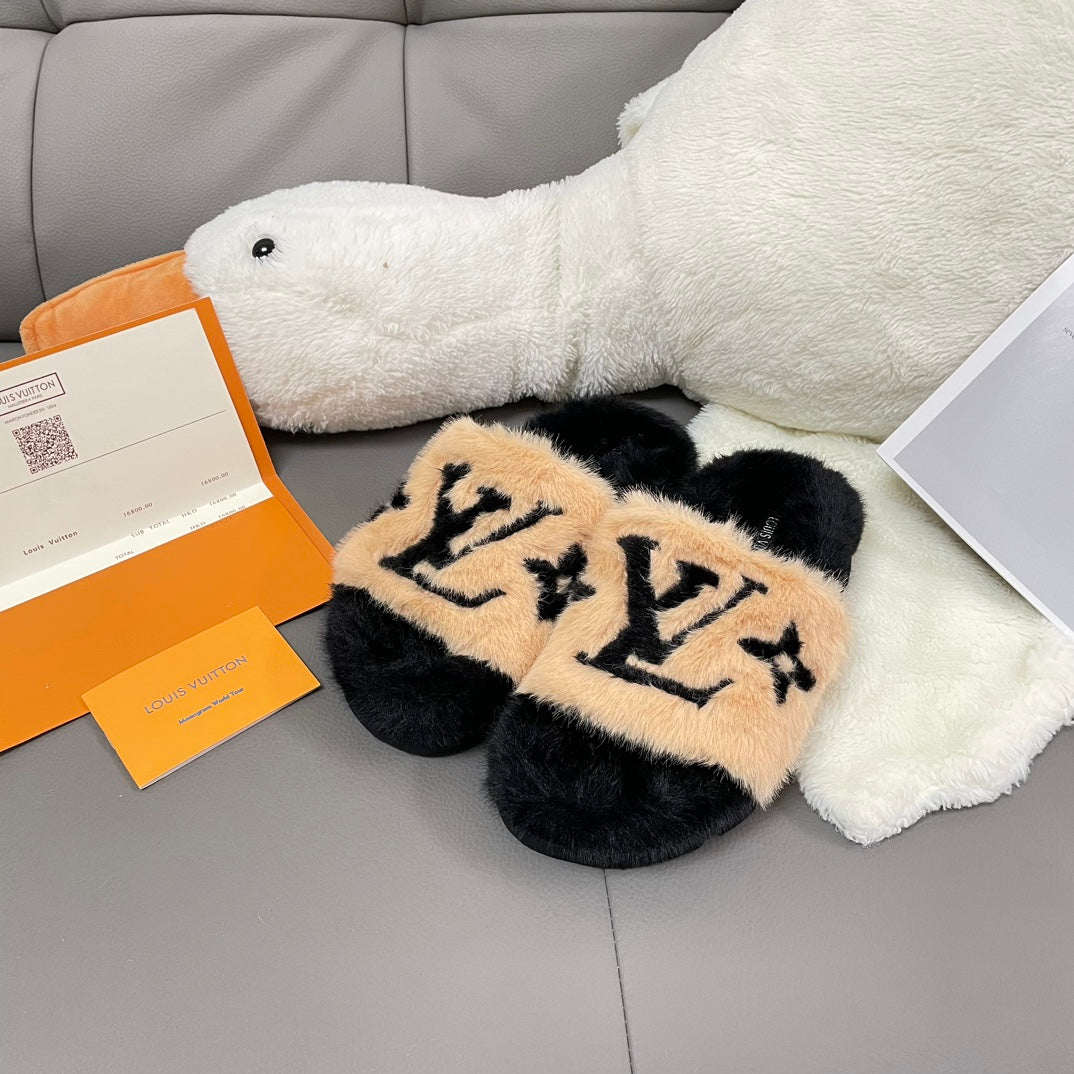 Lv 24SS Fall/Winter colour-block lambswool slippers