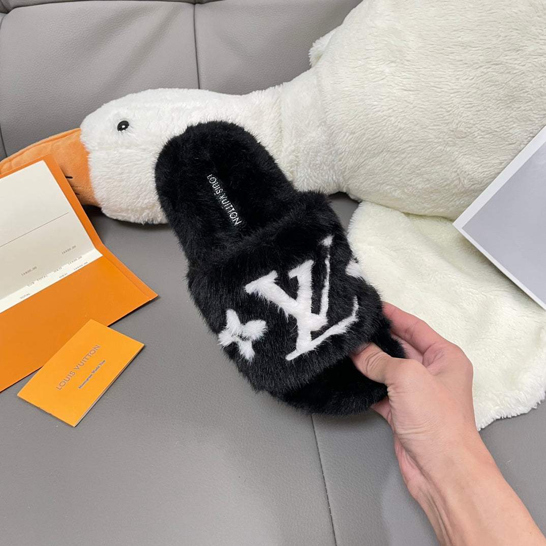 Lv 24SS Fall/Winter colour-block lambswool slippers